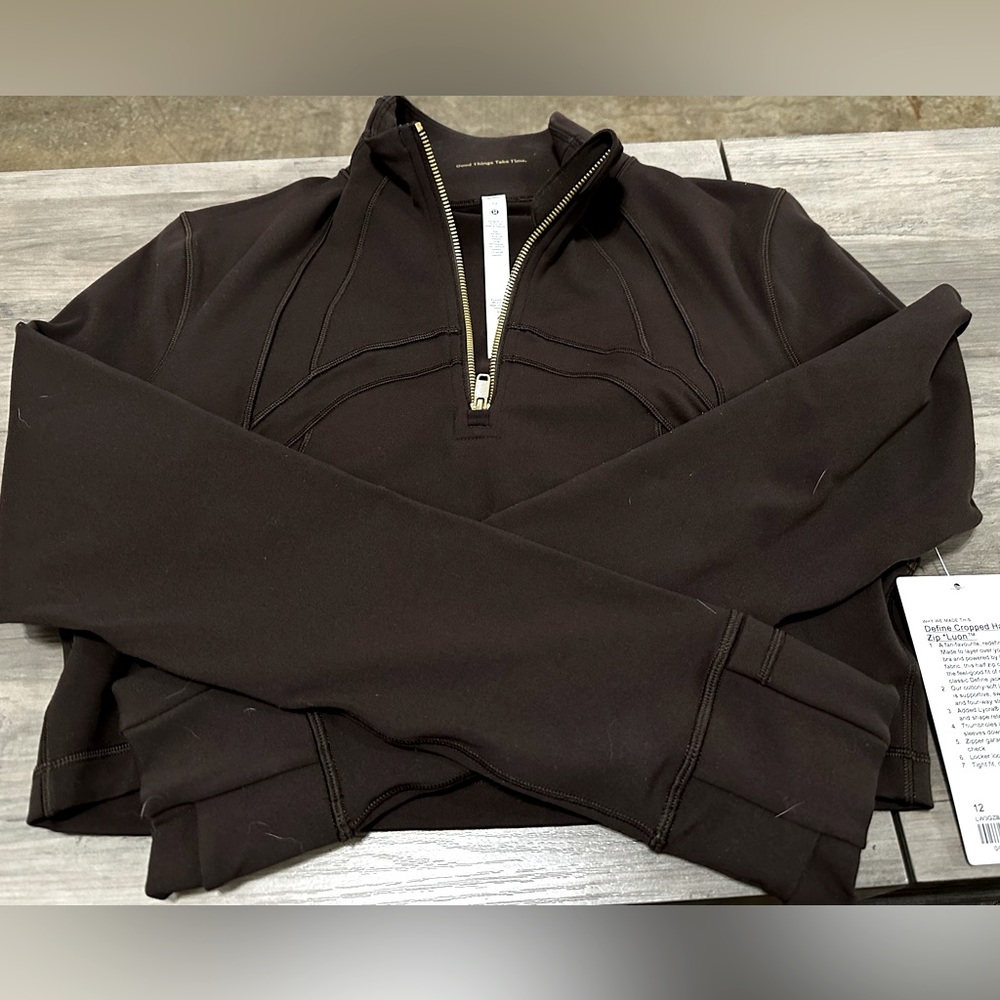 NWT Define Super Cropped Size 12 Espresso/Gold Half Zip